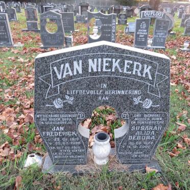 NIEKERK Jan Frederick, van 1919-1998 & Susarah Alida Debora 1922-2006