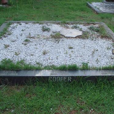 COOPER Edwin 1867-1925 &amp; Mary 1871-1921 :: COOPER Frank 1901-1926
