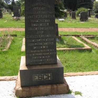 ESCH Helena Maria nee VAN WYK 1896-1922 :: ESCH Frederich Karel 1922-1922