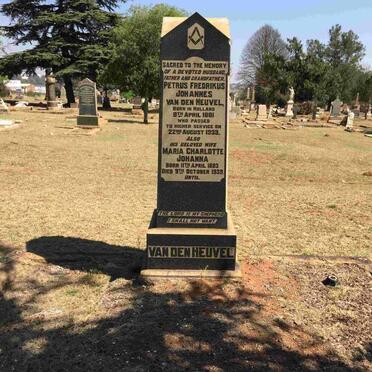 HEUVEL Petrus Fredrikus Johannes, van den 1881-1933 &amp; Maria Charlotte Johanna 1883-1939 :: DINGWALL Florence 1902-1962