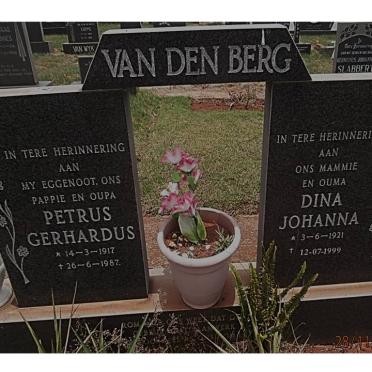 BERG Petrus Gerhardus, van den 1917-1987 &amp; Dina Johanna 1921-1999