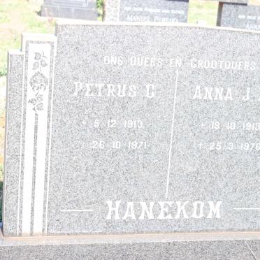 HANEKOM Petrus C. 191?-1971 &amp; Anna J.P. 191?-1976