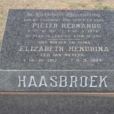 HAASBROEK Pieter Hermanus 1911-1976 &amp; Elizabeth Hendrina VAN NIEKERK 1912-1994