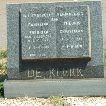 KLERK Theunis Christiaan, de 1892-1978 &amp; Danielina Fredrika DIEDERICKS 1895-1976