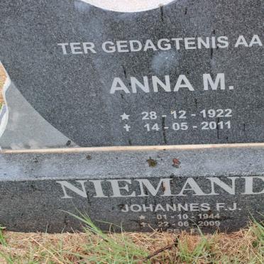 NIEMANDT Anna M. 1922-2011 :: NIEMANDT Johannes F.J. 1944-2009