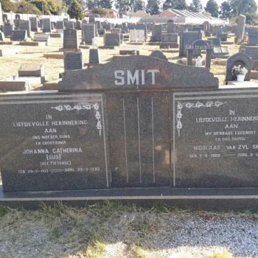 SMIT Nicolaas van Zyl 1900-19?3 &amp; Johanna Catherina PIETERSE 1913-1993
