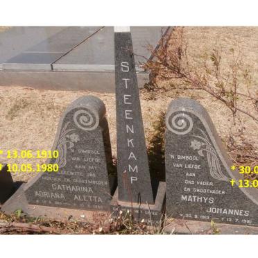 STEENKAMP Mathys Johannes 1913-1981 &amp; Catharina Adriana Aletta 1910-1980