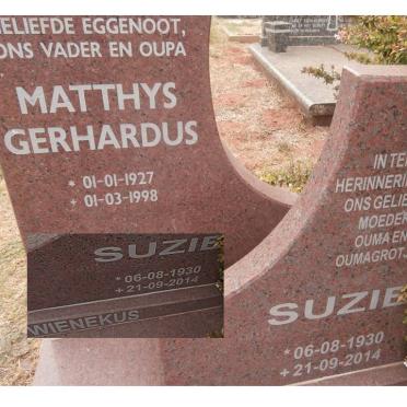 WIENEKUS Matthys Gerhardus 1927-1998 &amp; Suzie 1930-2014