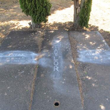 TAYLOR Freek 1912-1981 &amp; Anna 1916-1989