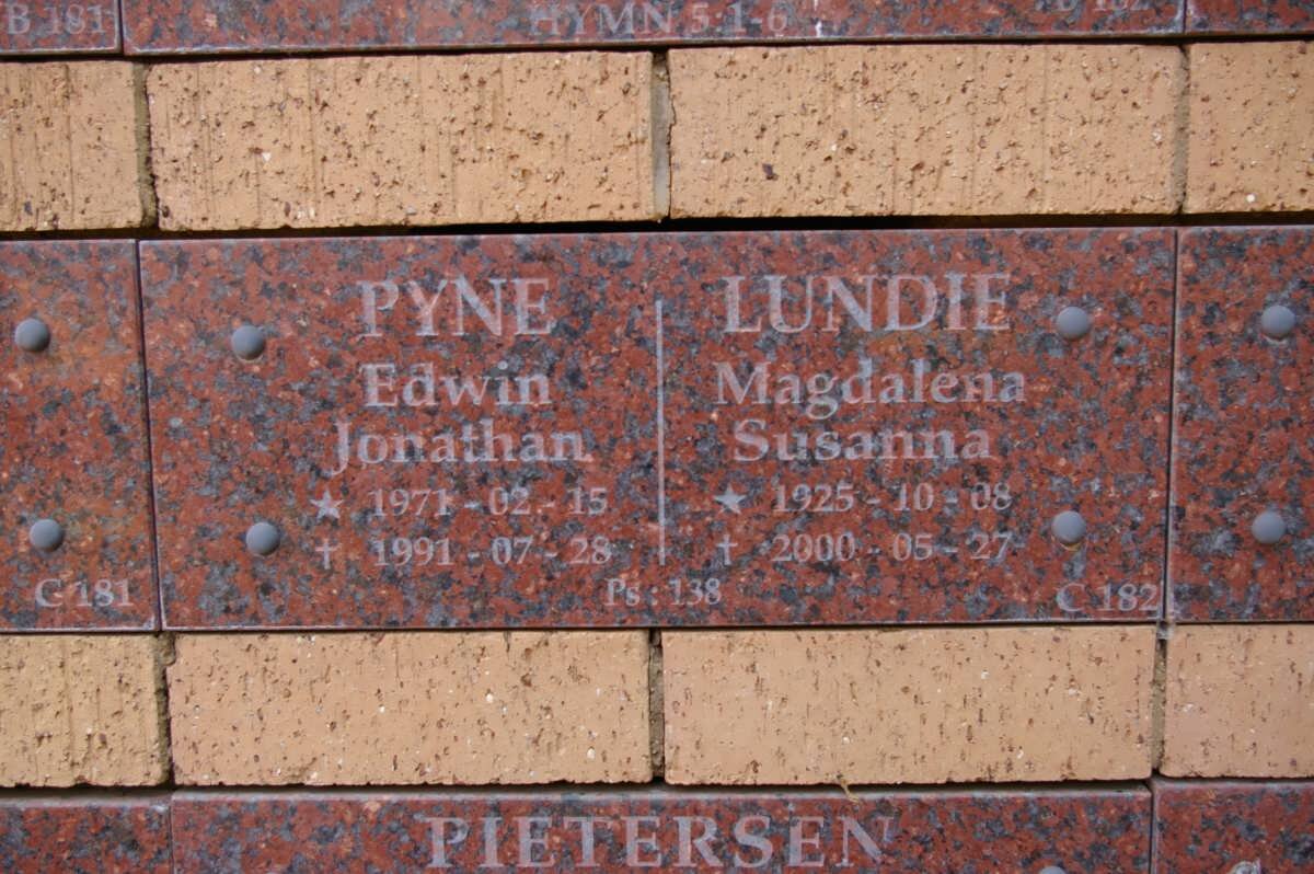 LUNDIE Magdalena Susanna 1925-2000 :: PYNE Edwin Jonathan 1971-1991