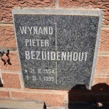 BEZUIDENHOUT Wynand Pieter 1954-1995