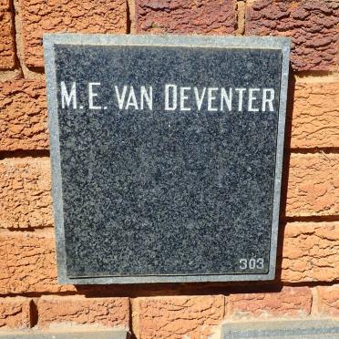 DEVENTER M.E., van