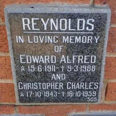 REYNOLDS Edward Alfred 1911-1988 :: REYNOLDS Christopher Charles 1943-1959