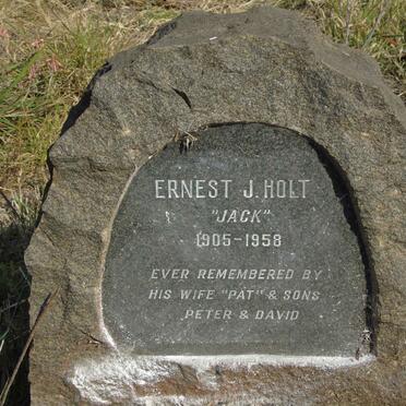 HOLT Ernest J. 1905-1958 & Pat -1993 _2