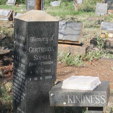 KINDNESS Lawrence 1903-1972 & Gertruida Sophia PIETERSEN 1906-1989_2