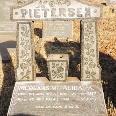 PIETERSEN Nicolaas M. 1877-1954 & Alida A. 1877-1970