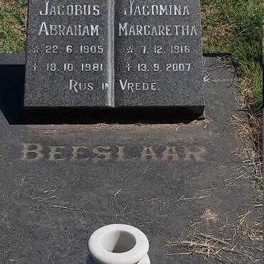 BEESLAAR Jacobus Abraham 1905-1981 & Jacomina Margaretha 1916-2007