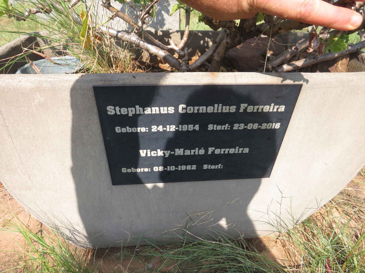 FERREIRA Stephanus Cornelius 1954-2016 & Vicky-Marie 1962- 