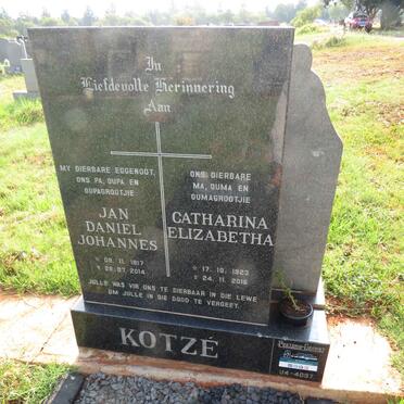 KOTZE Jan Daniel Johannes 1917-2014 & Catharina Elizabetha 1923-2016