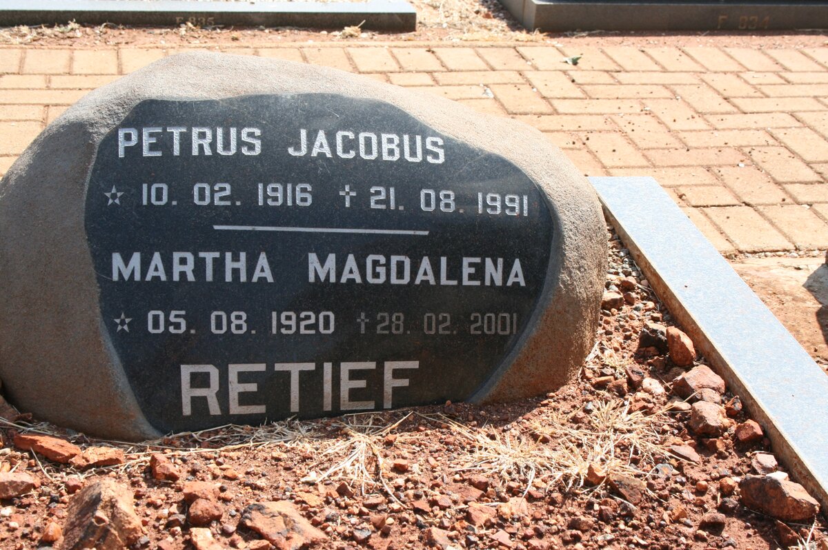 RETIEF Petrus Jacobus 1916-1991 &amp; Martha Magdalena 1920-2001