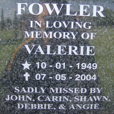 FOWLER Valerie 1949-2004
