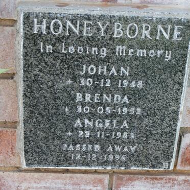 HONEYBORNE Johan 1948-1996 :: HONEYBORNE Brenda 1952-1996 :: HONEYBORNE Angela 1983-1996