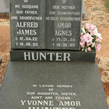 HUNTER Alfred James 1922-1983 &amp; Amor Agnes 1924-1999 :: HUNTER Yvonne Amor 1951-1996