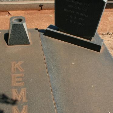 KEMM Moeder 1899-1980