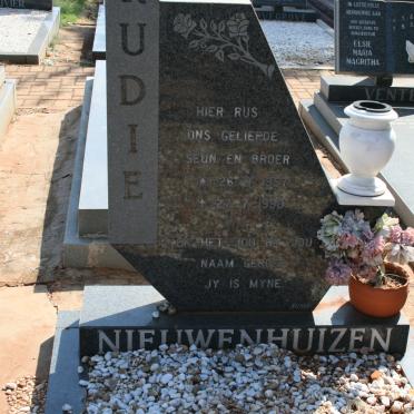 NIEUWENHUIZEN Udie 1957-1990