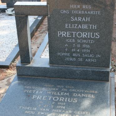 PRETORIUS Pieter Willem Daniel 1915-1994 &amp; Sara Elizabeth SCHULTZ 1916-1991
