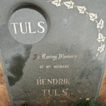 TULS Hendrik 1920-1998