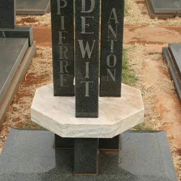 WIT Pierre Anton, de 1961-1984