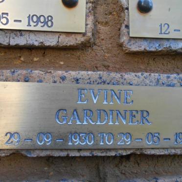 GARDINER Evine 1930-1981