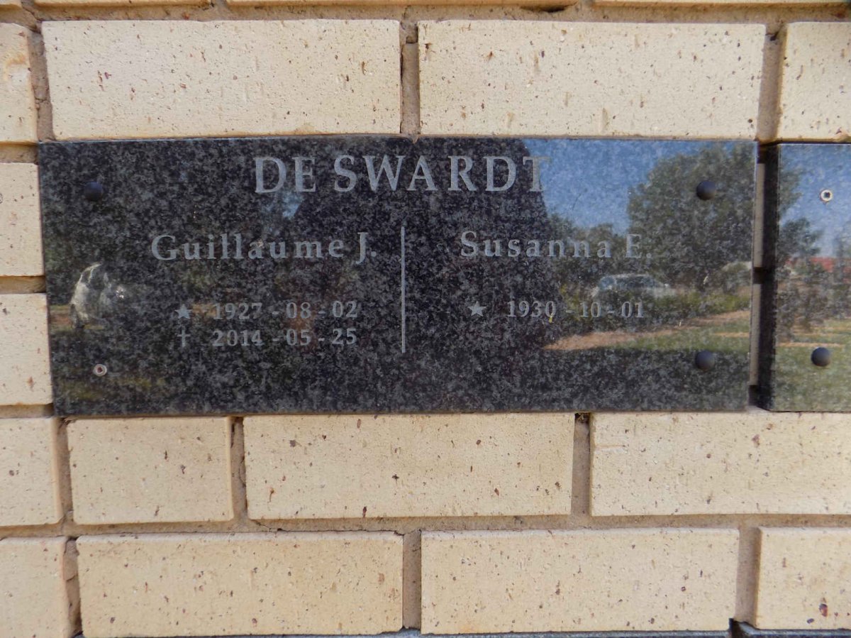 SWARDT Guillaume J. 1927-2014 & Susanna E. 1930-
