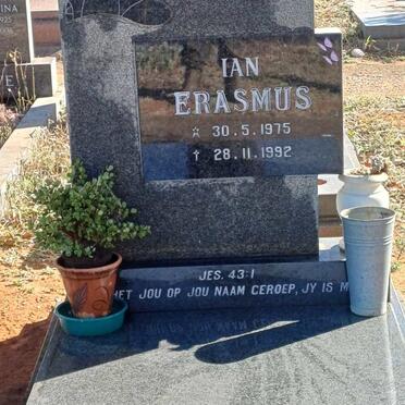ERASMUS Ian 1975-1992