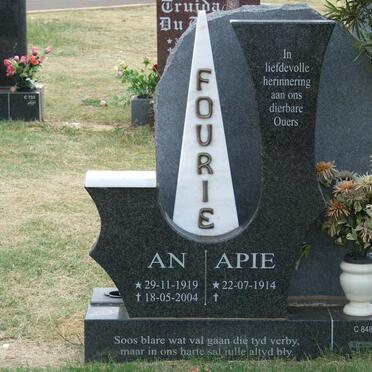 FOURIE Abraham 1914- &amp; Anna 1919-2004