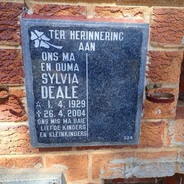 DEALE Sylvia 1929-2004