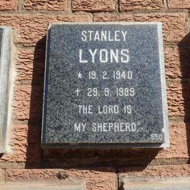 LYONS Stanley 1940-1989