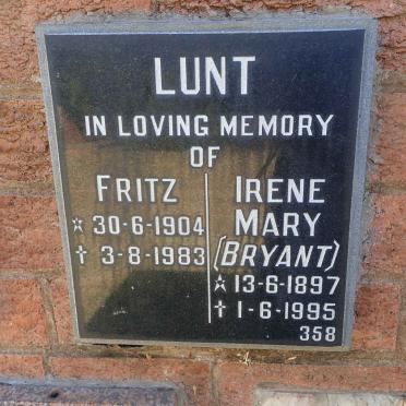 LUNT Fritz 1904-1983 &amp; Irene Mary BRYANT 1897-1995