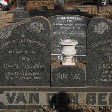 BERG Daniel Jacobus, van den 1879-1957 & Johanna H.S. VAN WYK 1885-1955 :: BERG Daniel Jacobus, van den 1916-1996_2