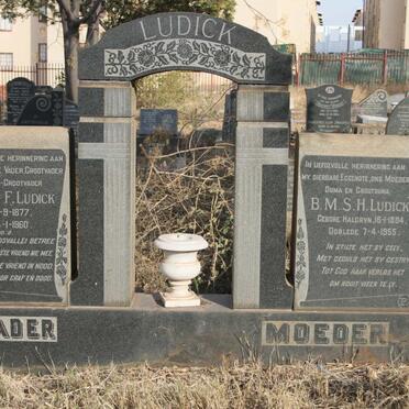 LUDICK Willem F. 1877-1960 & B.M.S.H. HALGRYN 1884-1955