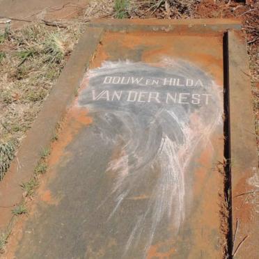 NEST Douw, van der &amp; Hilda