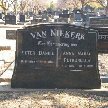 NIEKERK Pieter Daniel, van 1894-1961 &amp; Anna Maria Petronella 1905-1989