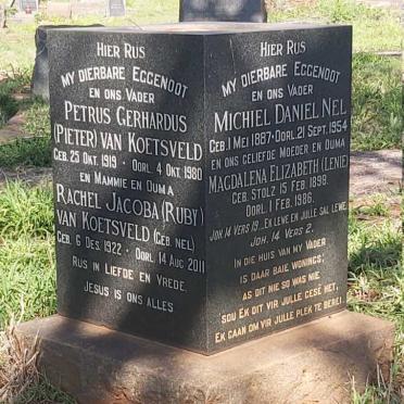 NEL :: VAN KOETSVELD :: STOLZ 