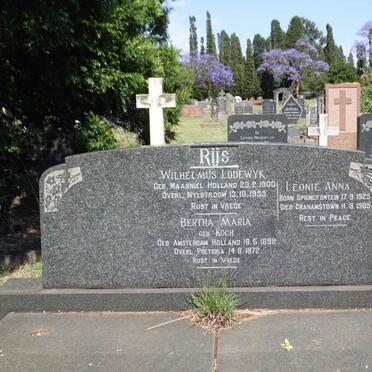 RIJS Bertha Maria nee KOCH 1898-1972 :: RIJS Wilhelmus Lodewyk 1900-1959 :: RIJS Leonie Anna 1925-1985