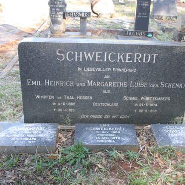 SCHWEICKERDT Emil Heinrich 1869-1951 &amp; Margarethe Luise SCHENK 1873-1958