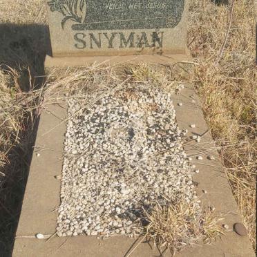 SNYMAN Elsibi S. 1942-1943 :: SNYMAN Lourens P. -1944-1944