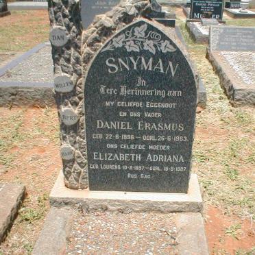 SNYMAN Daniel Erasmus 1896-1963 &amp; Elizabeth Adriana LOURENS 1897-1987