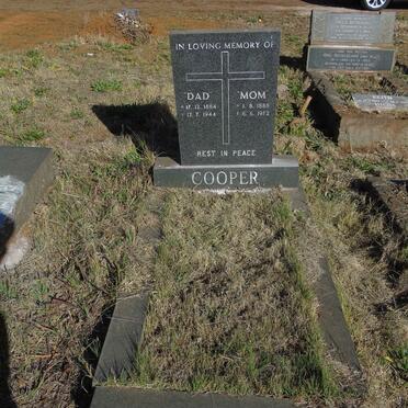 COOPER Dad 1884-1944 &amp; Mom 1888-1972