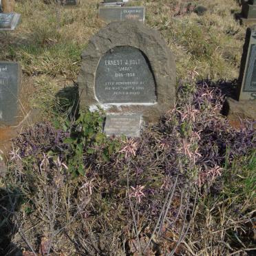 HOLT Ernest J. 1905-1958 &amp; Pat -1993 _1